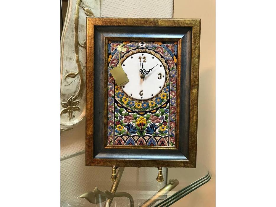 Artecer: часы настенные  32х42 (орех)