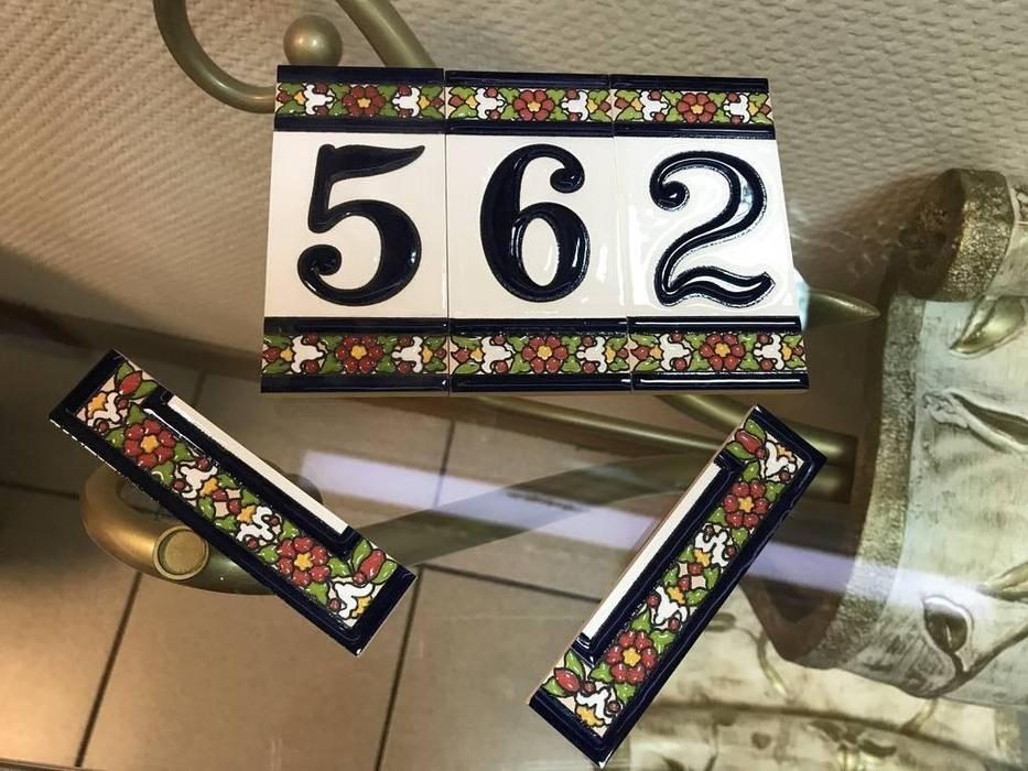 Artecer: Tamano: номер на дверь 562
