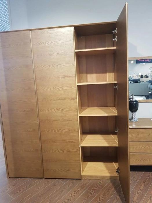 Mod Interiors: Paterna: шкаф 3 дверный  (дуб)